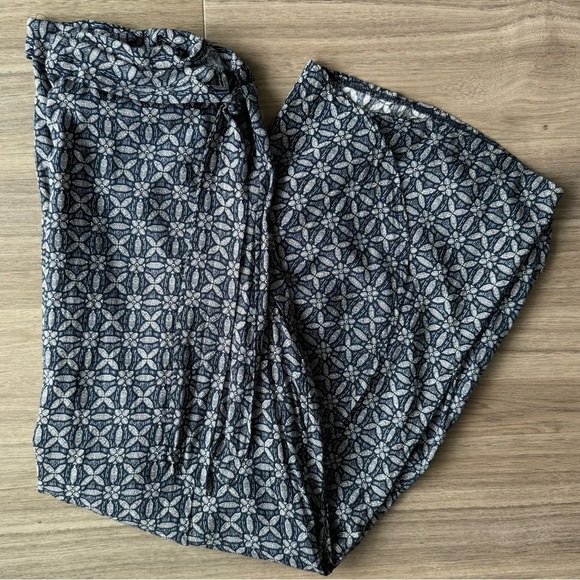 Sans Souci White Blue Flowy Open Side Trousers Size Medium - Picture 4 of 4